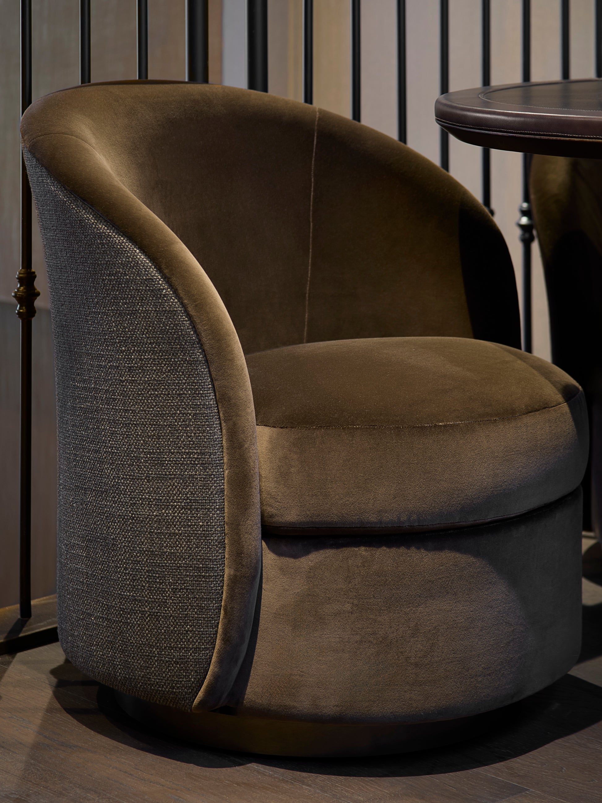 Ray Armchair - Ink