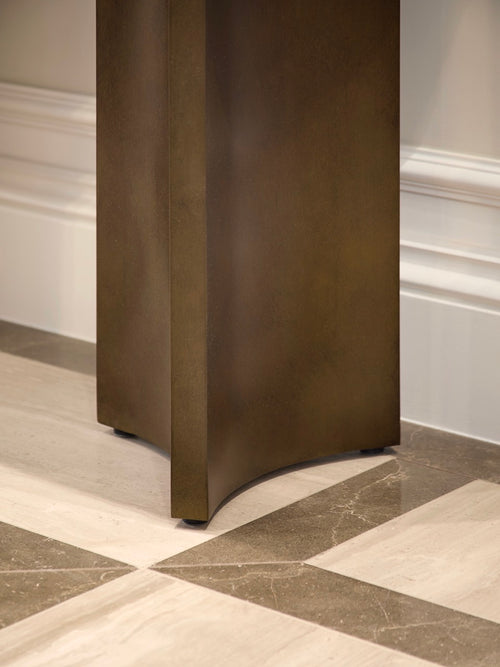 [Falcon Console - Size 3]