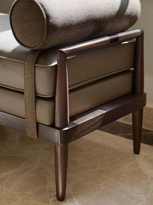 Gibson Bench - Saddle